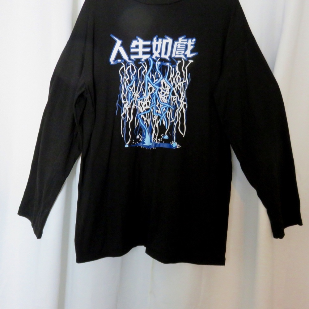 Long sleeved T-shirt